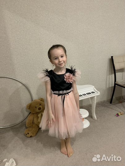 Нарядное платье для девочки 110-122