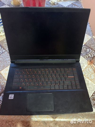 Ноутбук игровой msi GF63 Thin 10UC
