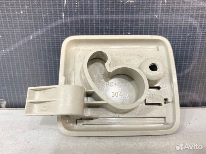 Держатель солнцезащитной шторки Volkswagen Passat