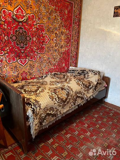 Кровать односпальная с матрасом