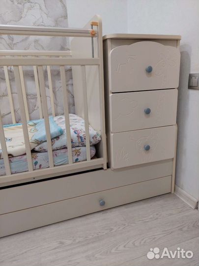 Кроватка трансформер с маятником