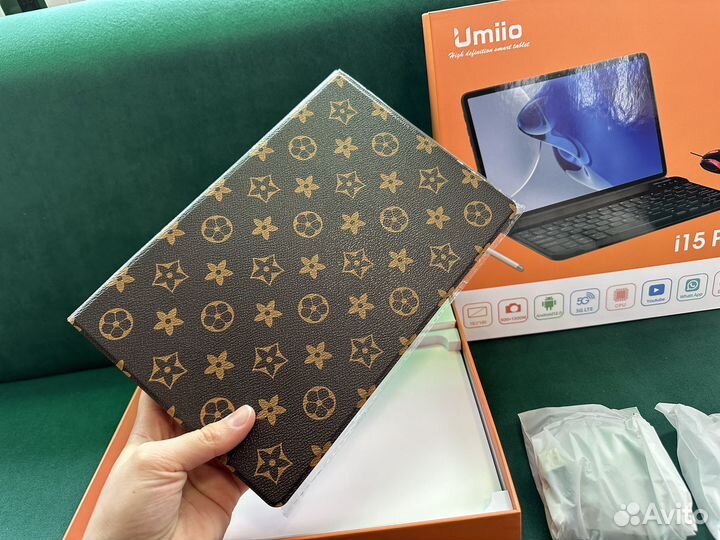 Планшет с клавиатурой и мышкой Umiio i15Pro