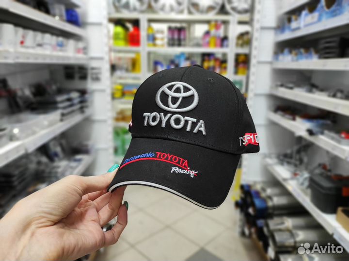 Бейсболка Toyota, черная с надписью