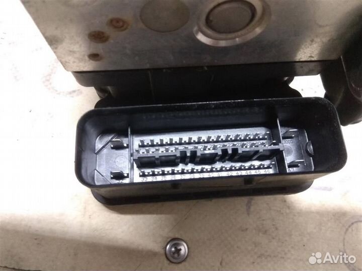 Блок ABS (насос) VW Touran 2010