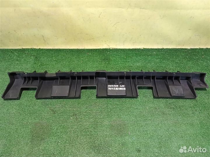 Кронштейн крепления накладки порога левого Renaul