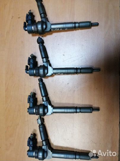 Форсунка Опель Астра Н 1,7 cdti 0445110175