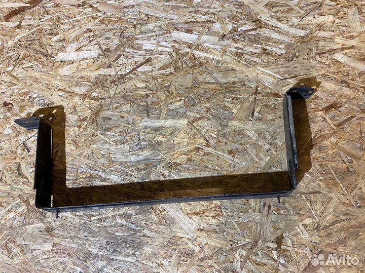 Кронштейн крепления топливного бака Skoda Octavia