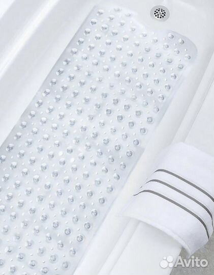 Противоскользящий коврик в ванну