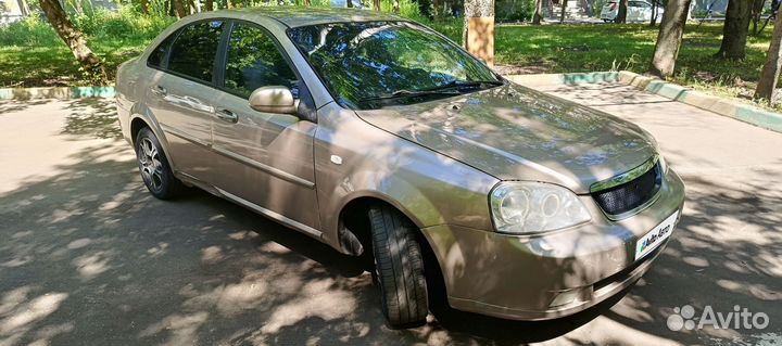Chevrolet Lacetti 1.6 МТ, 2008, битый, 286 000 км