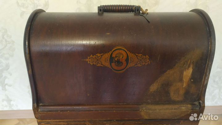 Швейная машинка зингер