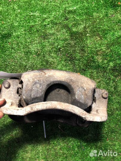 Суппорт тормозной передний правый Hyundai Creta