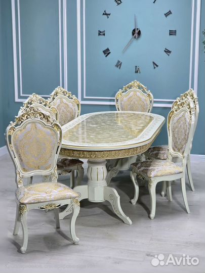 Стол и стулья