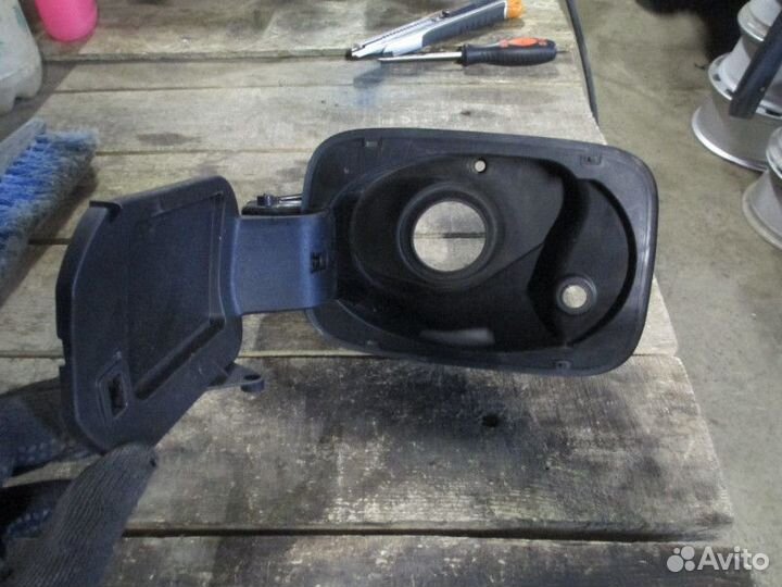 Лючок бензобака Audi Q3 (8U) 2012-2018 (8U0809906B