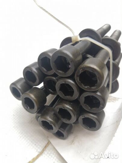 Болт головки блока цилиндров Nissan Elgrand NE51