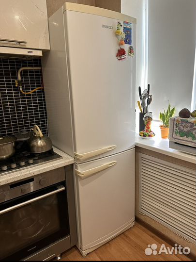 Холодильник веко