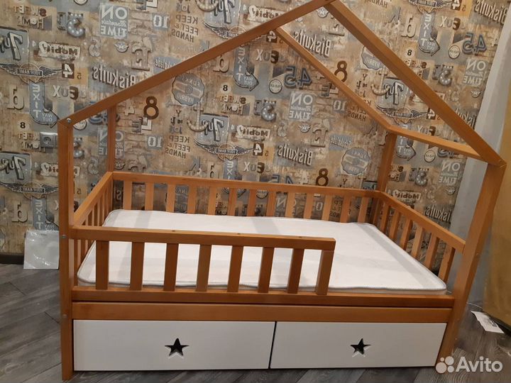Детская Кровать из бука с бортиком