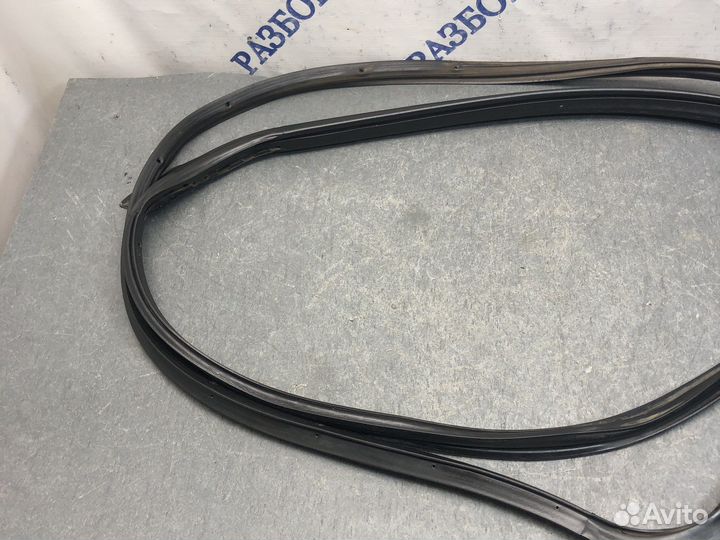 Пер прав уплотнитель двери Cube 1