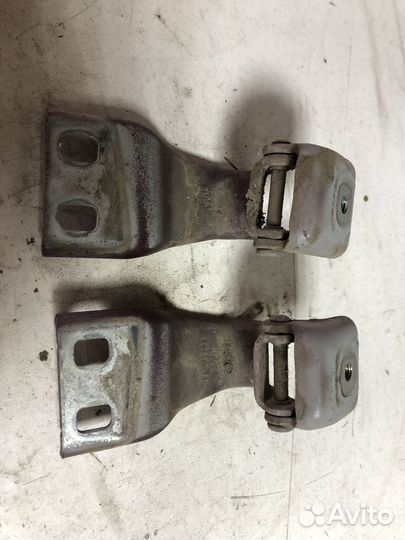 Петли крышки багажника Ford Focus 2 хэтчбек