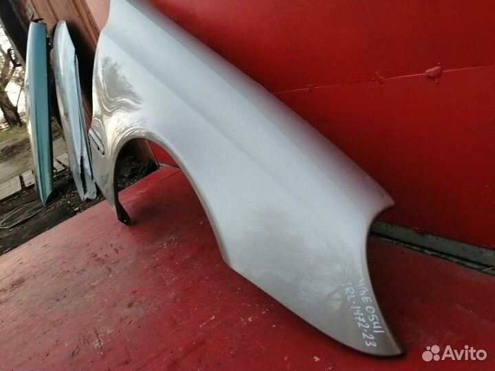 Крыло переднее правое Mercedes-Benz E-Class W211