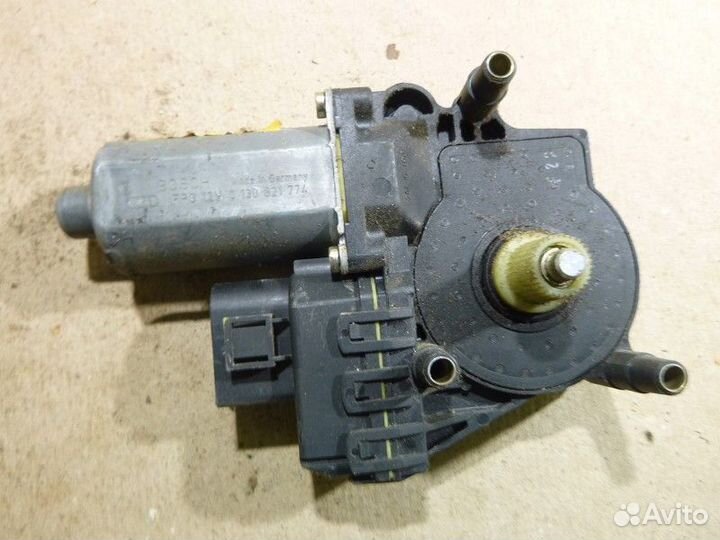 Моторчик стеклоподьёмника передний audi A6 A6 C5 1