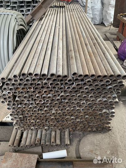 Металлическая труба, водосточный желоб, профиль