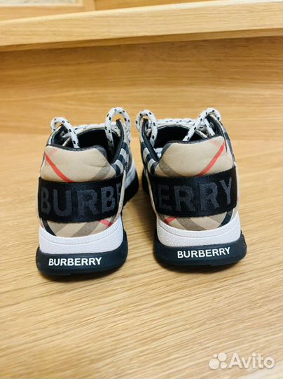 Кроссы Burberry