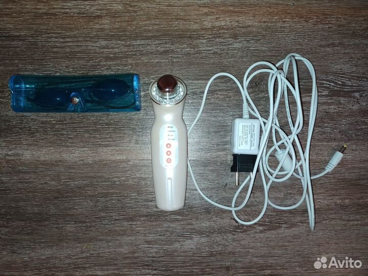 Ультразвуковой массажер от морщин со светотерапией