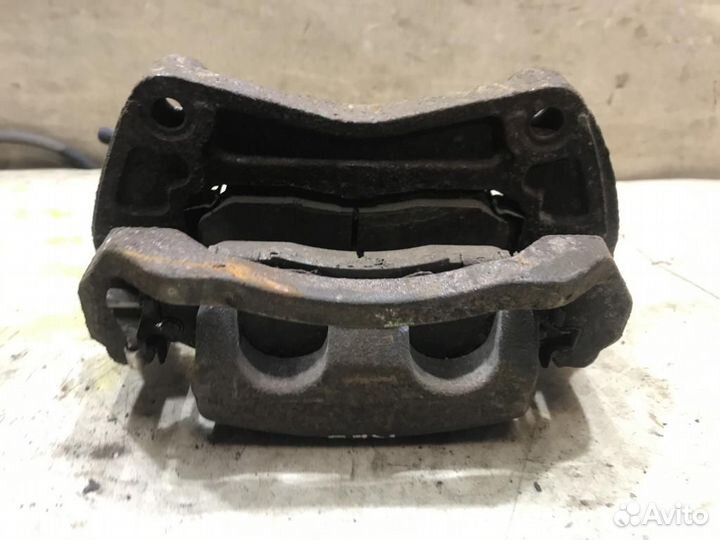 44011JY00A Суппорт левый Nissan Qashqai +2