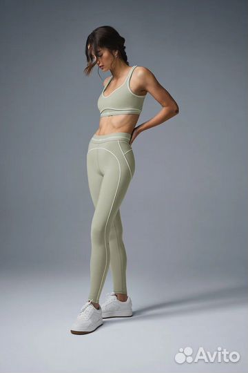 Alo yoga костюм