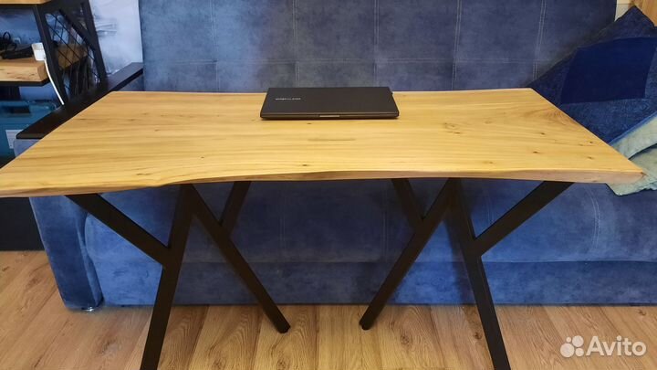 Письменный стол