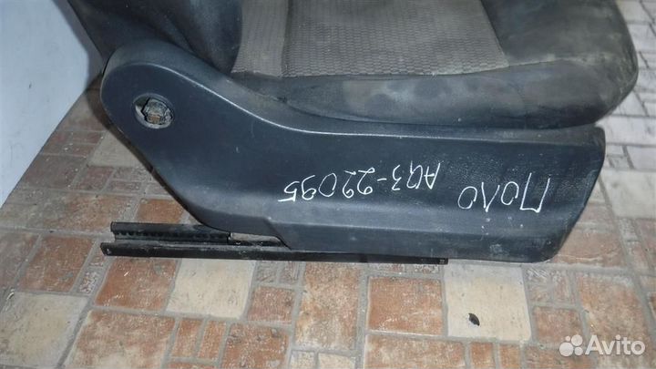 Сиденье переднее правое Volkswagen Polo sedan 201