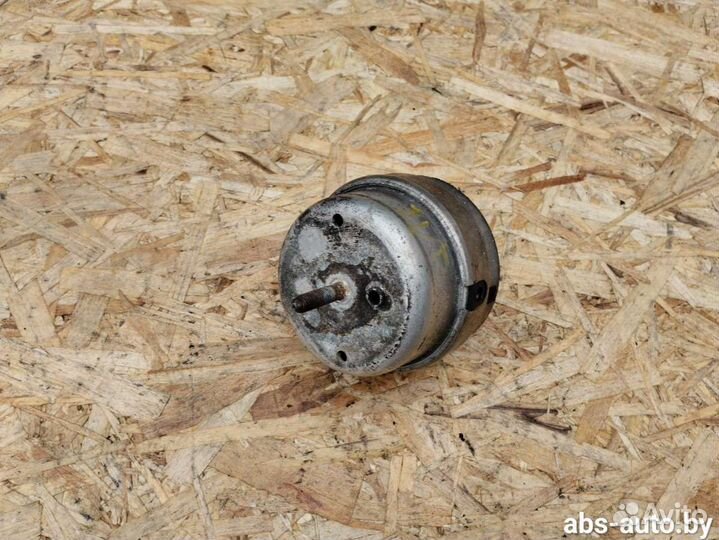 Подушка двигателя Volkswagen Passat B5