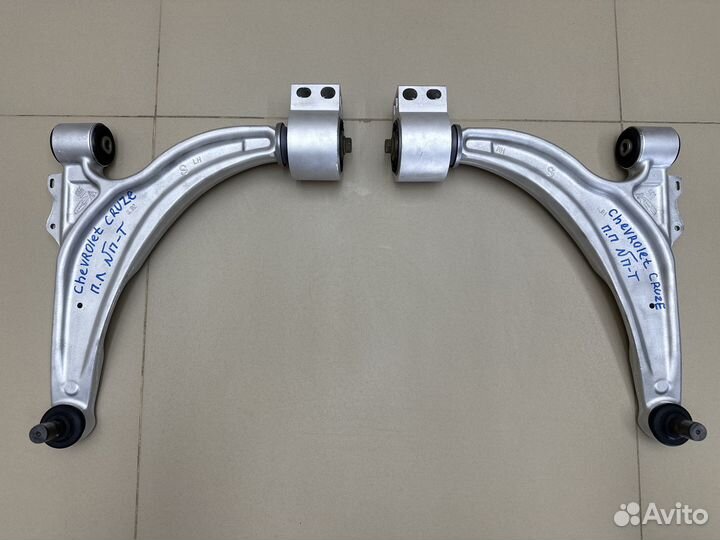 Рычаг передний нижний Chevrolet Cruze J300