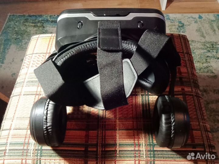 Виртуальные очки для телефона с наушниками