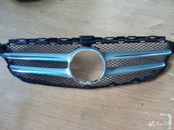 Решетка радиатора Mercedes Benz C Class