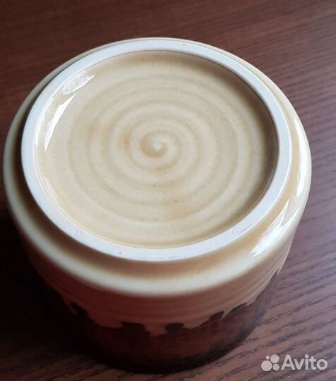 Банка с крышкой-гнетом керамика Япония