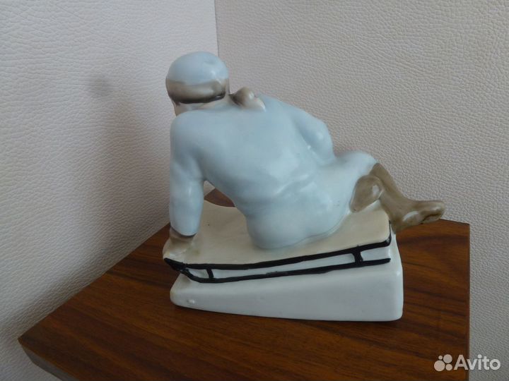 Довоенная статуэтка