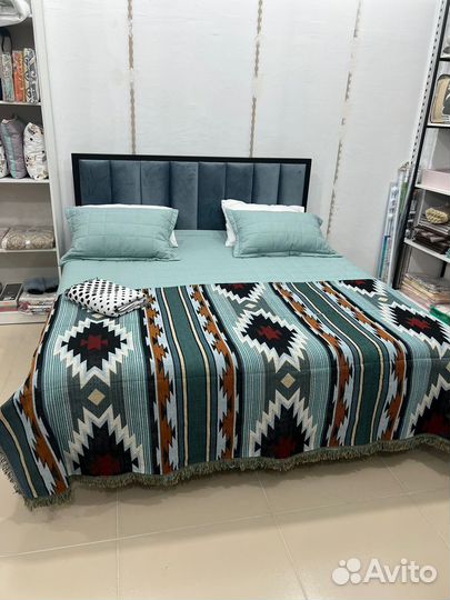 Покрывало на кровать плед