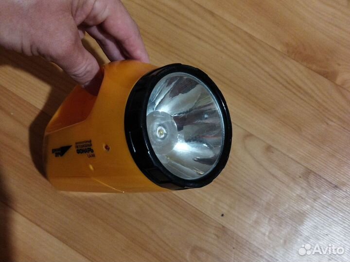 Фонарик светодиодный аккумуляторный