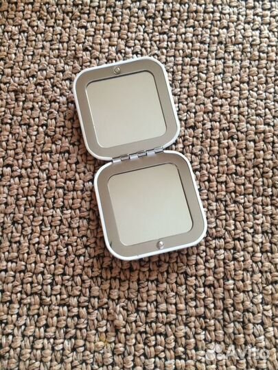 Зеркало карманное