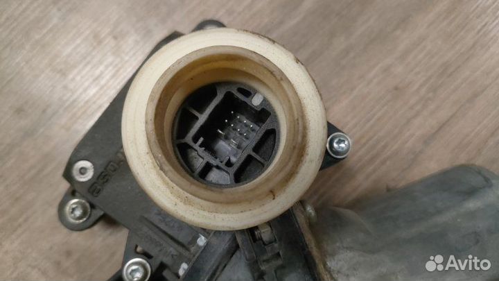 Стеклоподъемник передний правый Toyota Camry XV40