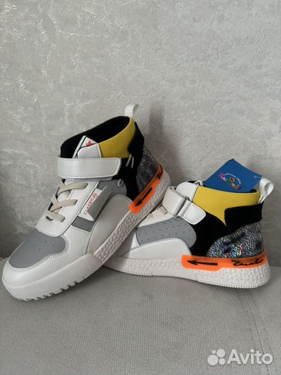 Кроссовки на девочку