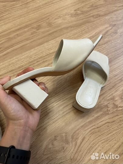 Кожаные сабо Zara