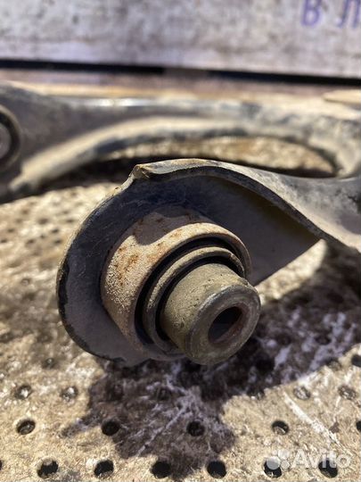 Рычаг передний правый верхний Honda Accord viii (8