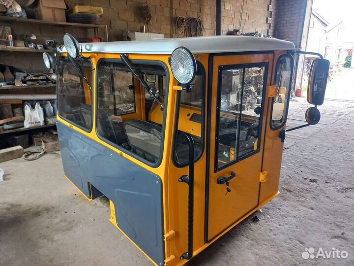 Кабина от Трактора