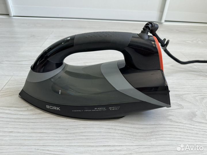 Утюг Bork i604