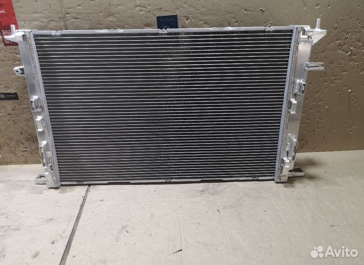 Радиатор двс audi q5 2010 год