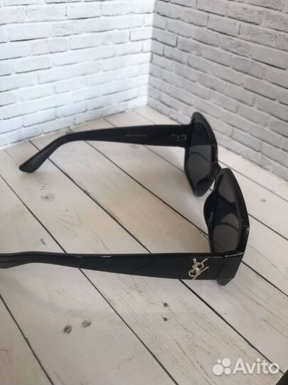 Солнцезащитные очки женские YSL
