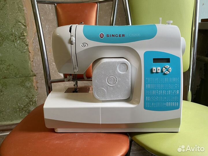 Швейная машина Singer C5205, белый/голубой