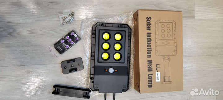 Светильник уличный на солнечных батареях